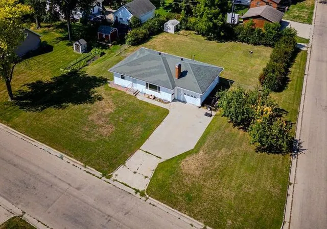 1st image of 142 10th Ave N, Casselton, ND 58012 | MLS# 7130528