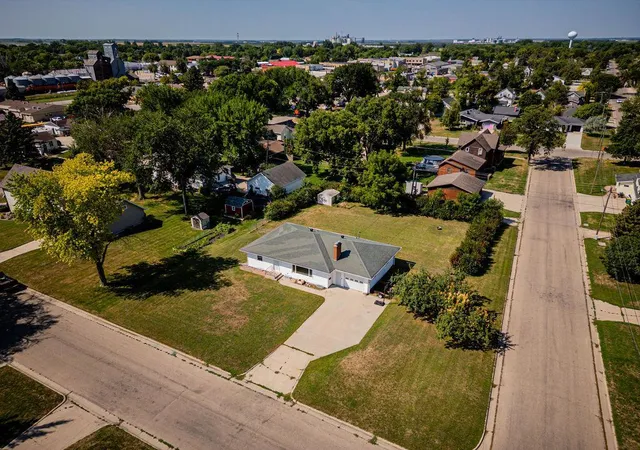 37th image of 142 10th Ave N, Casselton, ND 58012 | MLS# 7130528