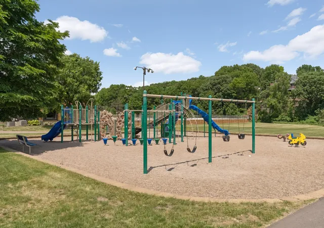 39th image of 4089 Pennsylvania Ave, Saint Paul, MN 55123 | MLS# 7130549