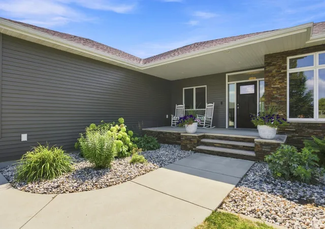 3rd image of 6101 Silverleaf Dr S, Fargo, ND 58104 | MLS# 7130585