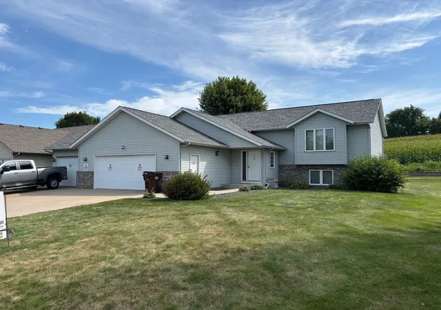 1st image of 403 Chalupsky Ave Ne, New Prague, MN 56071 | MLS# 7130589