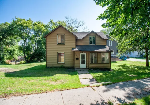 1st image of 422 N Cleveland Ave, Fergus Falls, MN 56537 | MLS# 7130621