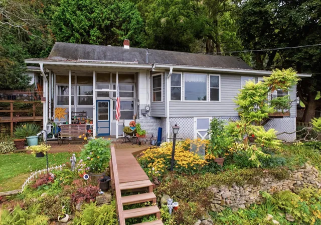 Photo 1 of Single family home for sale at 149 E Lake Blvd, Winona, MN 55987 | MLS# 7130625 | Listing updated on 2026-08-22