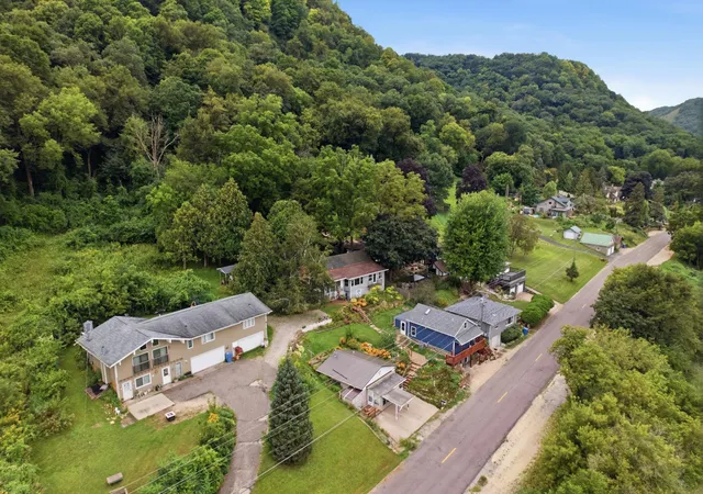 Photo 2 of Single family home for sale at 149 E Lake Blvd, Winona, MN 55987 | MLS# 7130625 | Listing updated on 2026-08-22