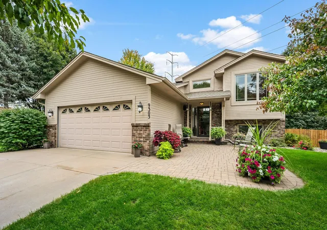 Photo 2 of Sale Pending at 9303 Washburn Ave N, Minneapolis, MN 55444 | MLS# 7130636 | Listing updated on 2026-10-20