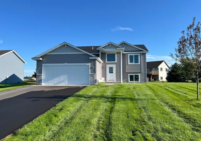 1st image of 1802 Oak Pond Dr Nw, Sauk Rapids, MN 56379 | MLS# 7130673