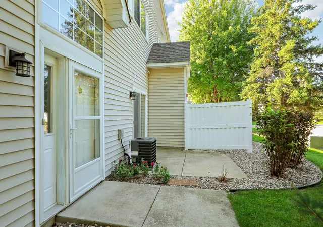 3rd image of 9429 Marshall Rd, Eden Prairie, MN 55347 | MLS# 7130690