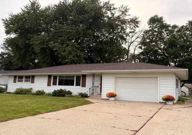 Photo 2 of Single family home for sale at 1334 Lincoln Ave, Owatonna, MN 55060 | MLS# 7130692 | Listing updated on 2026-09-14