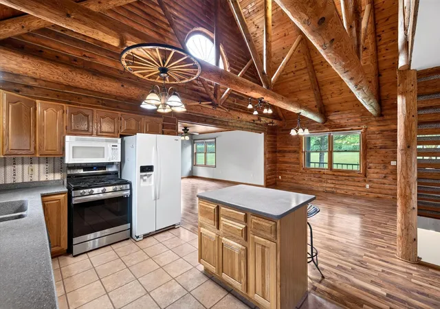 Photo 4 of Single family home for sale at 565 Beckman Rd, La Crescent, MN 55947 | MLS# 7130713 | Listing updated on 2026-08-22