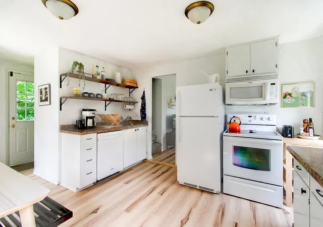 Photo 3 of Sale Pending at 104 Linden St S, Northfield, MN 55057 | MLS# 7130714 | Listing updated on 2026-09-16