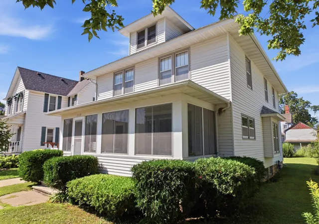 Photo 1 of Sale Pending at 564 W Wabasha St, Winona, MN 55987 | MLS# 7130738 | Listing updated on 2026-08-24