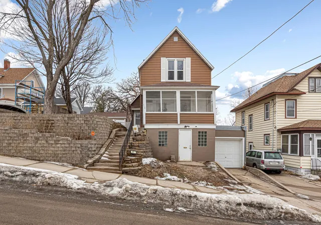 1st image of 118 1st St Sw, Faribault, MN 55021 | MLS# 7130780