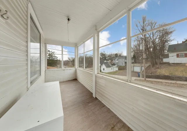 2nd image of 118 1st St Sw, Faribault, MN 55021 | MLS# 7130780