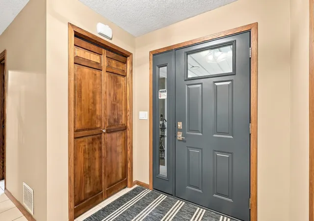 Photo 3 of Single family home for sale at 2917 Sequoia Ct, Burnsville, MN 55337 | MLS# 7130786 | Listing updated on 2026-10-13