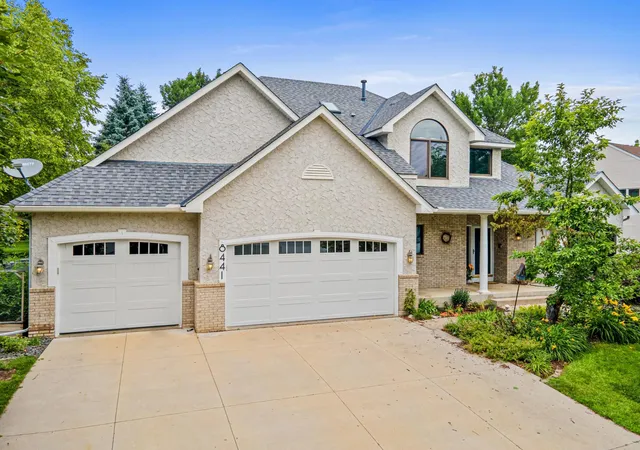 1st image of 8441 W Lake Dr, Chanhassen, MN 55317 | MLS# 7130791