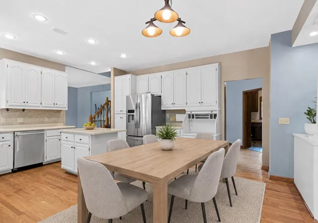 3rd image of 8441 W Lake Dr, Chanhassen, MN 55317 | MLS# 7130791