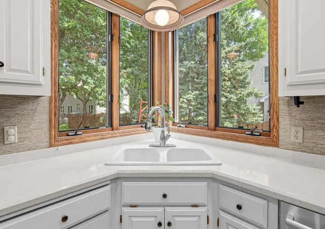 5th image of 8441 W Lake Dr, Chanhassen, MN 55317 | MLS# 7130791