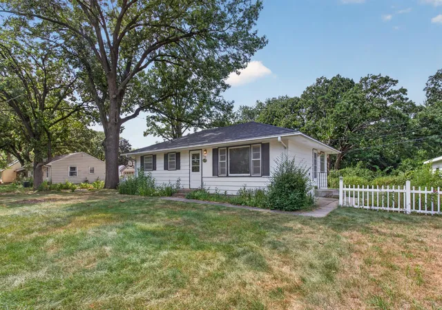 Photo 2 of Single family home for sale at 7340 Knollwood Dr, Mounds View, MN 55112 | MLS# 7130796 | Listing updated on 2026-10-08