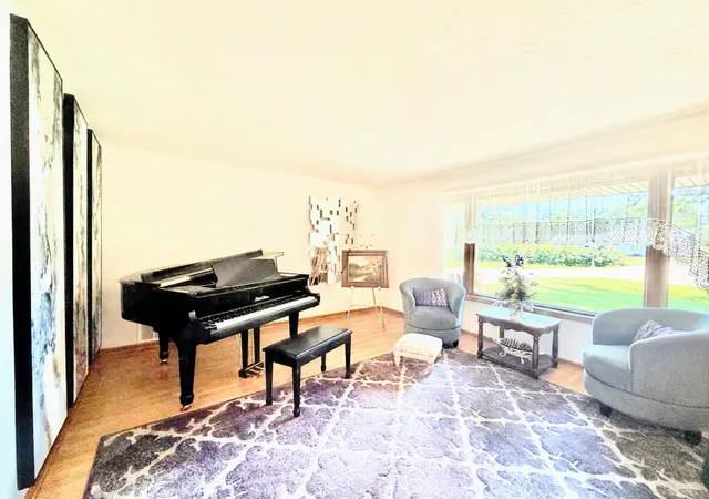 Photo 4 of Single family home for sale at 1625 Edgewater Dr, Lake Benton, MN 56149 | MLS# 7130799 | Listing updated on 2026-09-04