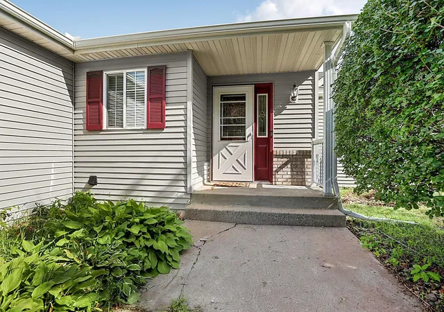 Photo 3 of Single family home for sale at 1292 Fieldstone Dr, Sauk Rapids, MN 56379 | MLS# 7130806 | Listing updated on 2026-09-29