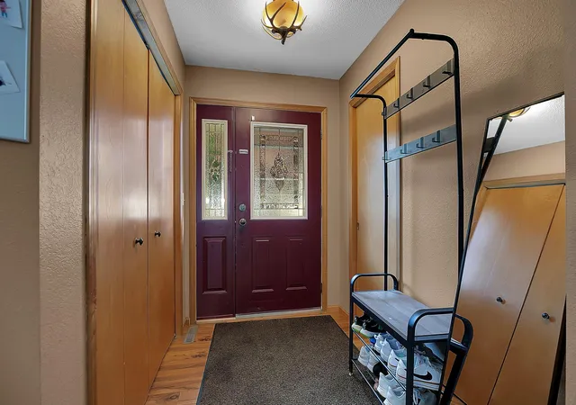 Photo 3 of Single family home for sale at 1292 Fieldstone Dr, Sauk Rapids, MN 56379 | MLS# 7130806 | Listing updated on 2026-09-29