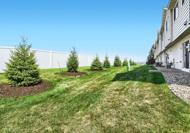 27th image of 4024 Blakewood Dr, Shakopee, MN 55379 | MLS# 7130810