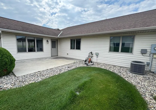 Photo 3 of Sale Pending at 1724 Lower Trentwood Cir NE, Willmar, MN 56201 | MLS# 7130823 | Listing updated on 2026-09-28