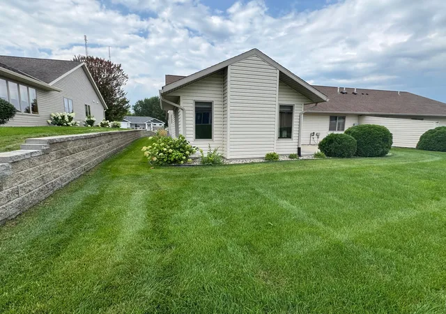 Photo 4 of Sale Pending at 1724 Lower Trentwood Cir NE, Willmar, MN 56201 | MLS# 7130823 | Listing updated on 2026-09-28