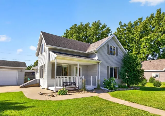 Photo 2 of Sale Pending at 10 5th Street Sw, Eyota, MN 55934 | MLS# 7130840 | Listing updated on 2026-09-02