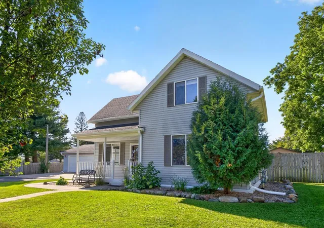 Photo 3 of Sale Pending at 10 5th Street SW, Eyota, MN 55934 | MLS# 7130840 | Listing updated on 2026-09-02