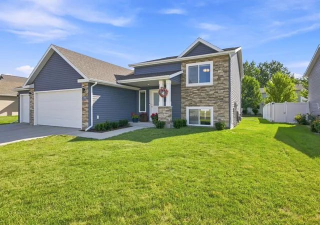 Photo 2 of Single family home for sale at 6184 18th St S, Fargo, ND 58104 | MLS# 7130861 | Listing updated on 2026-08-27