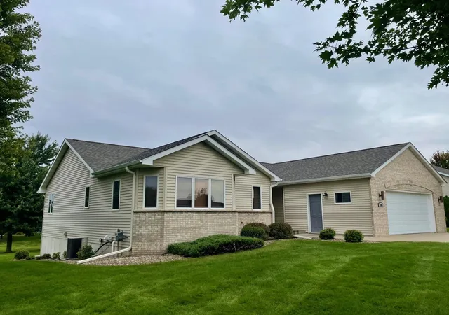 Photo 2 of Single family home for sale at 1508 17th Avenue Sw, Austin, MN 55912 | MLS# 7130864 | Listing updated on 2026-09-26
