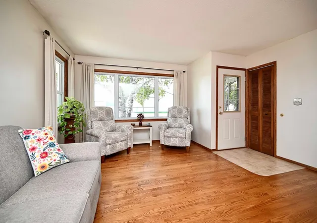 Photo 3 of Sale Pending at 211 6th St Sw, Eyota, MN 55934 | MLS# 7130904 | Listing updated on 2026-09-03