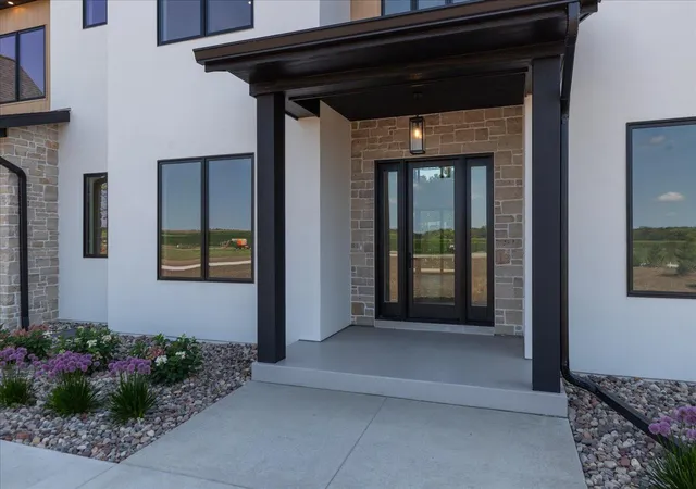 image of 4608 Royal Oaks Cir Sw, Rochester, MN 55902 | MLS# 7130913