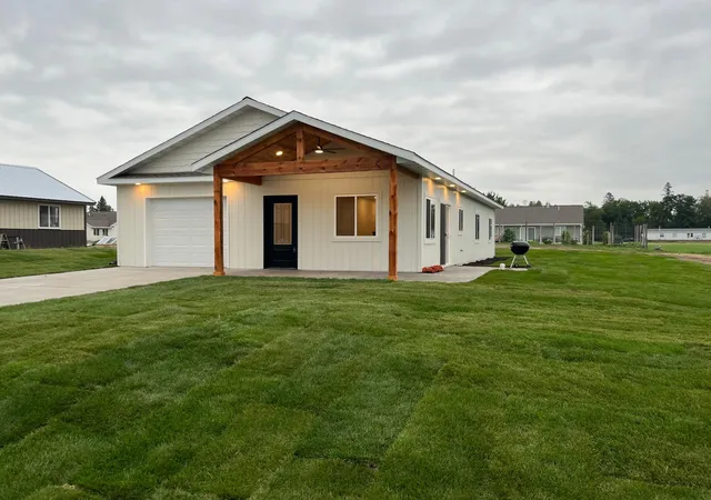 Single family home for sale at 730 Cedar Ave SE, Menahga, MN 56464 | MLS# 7130915