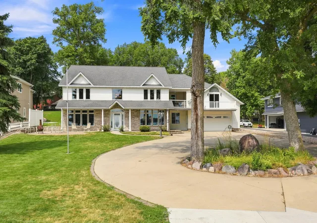 Photo 1 of Single family home for sale at 1082 W Lake Dr, Detroit Lakes, MN 56501 | MLS# 7130941 | Listing updated on 2026-08-29