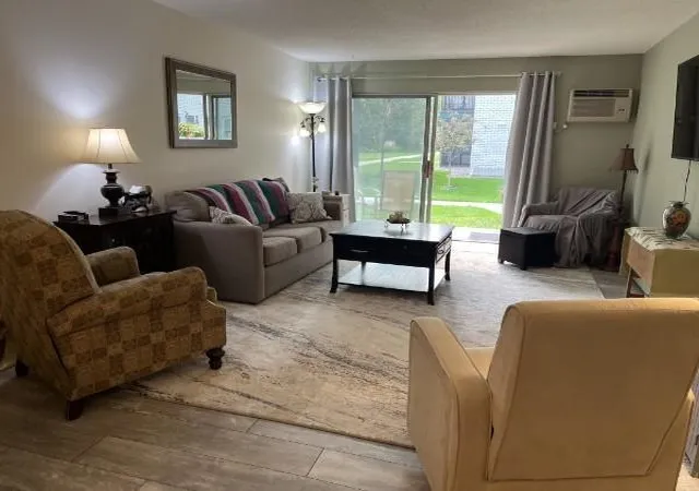 2nd image of 2720 Dale St N #C113, Saint Paul, MN 55113 | MLS# 7130949
