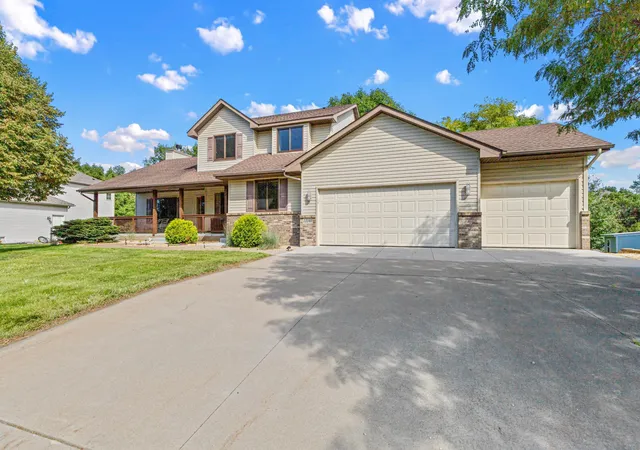 Photo 2 of Single family home for sale at 13160 Aspen Dr, Rogers, MN 55374 | MLS# 7130953 | Listing updated on 2026-09-03