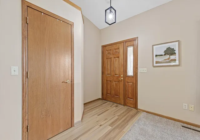 Photo 4 of Single family home for sale at 13160 Aspen Dr, Rogers, MN 55374 | MLS# 7130953 | Listing updated on 2026-09-03