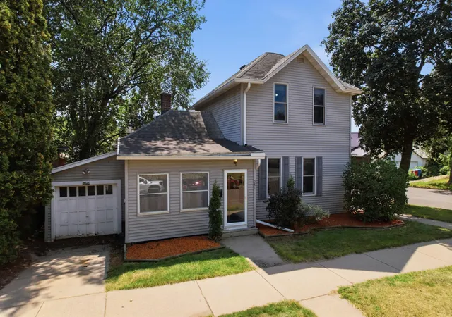 Photo 1 of Single family home for sale at 351 E Sanborn St, Winona, MN 55987 | MLS# 7130964 | Listing updated on 2026-09-02