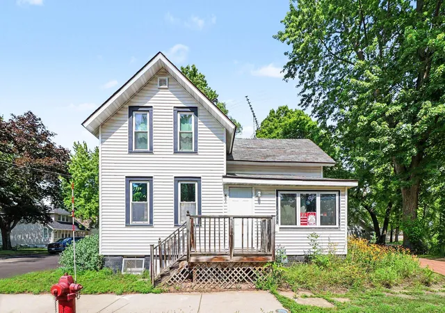 Photo 2 of Single family home for sale at 401 Oak Ave Se, Montgomery, MN 56069 | MLS# 7130976 | Listing updated on 2026-08-21