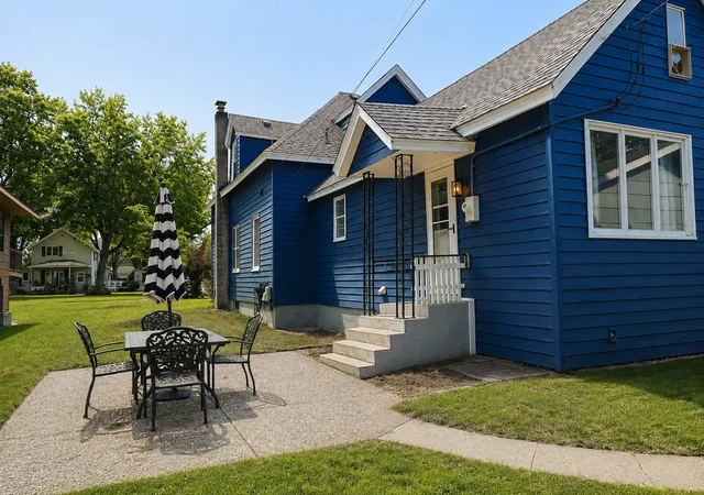 Photo 2 of Single family home for sale at 924 6th St W #1216, Wabasha, MN 55981 | MLS# 7130982 | Listing updated on 2026-09-12