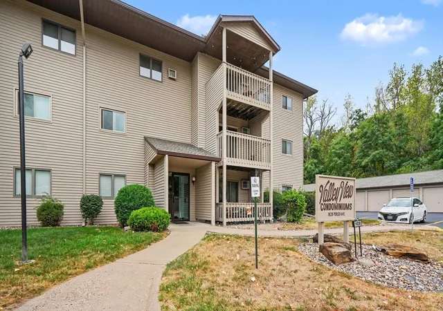 2nd image of 1828 Perlich Ave #2A, Red Wing, MN 55066 | MLS# 7130990
