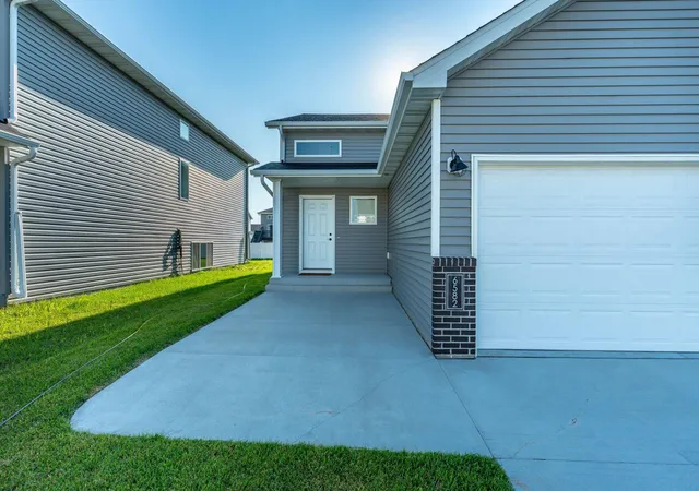 Photo 3 of Single family home for sale at 6582 28th St S, Fargo, ND 58104 | MLS# 7130993 | Listing updated on 2026-09-16