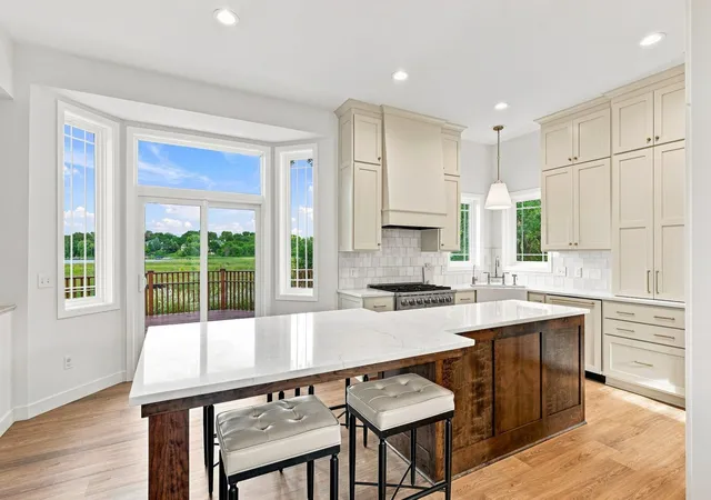 Photo 4 of Single family home for sale at 315 William Lake Shore Dr, Waconia, MN 55387 | MLS# 7131003 | Listing updated on 2026-09-28