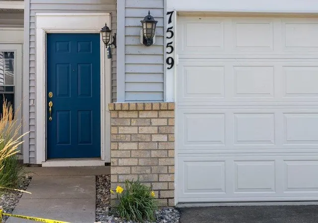 Photo 2 of Single family home for sale at 7559 Derby Ln, Shakopee, MN 55379 | MLS# 7131005 | Listing updated on 2026-08-30