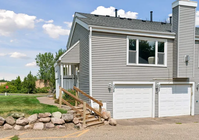 2nd image of 338 Lakeview Ave, Long Lake, MN 55356 | MLS# 7131014