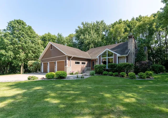 Photo 2 of Sale Pending at 200 Greenwood Dr, Mankato, MN 56001 | MLS# 7131025 | Listing updated on 2026-08-27