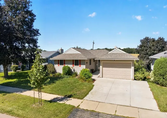 Photo 1 of Sale Pending at 2509 26th Street Nw, Rochester, MN 55901 | MLS# 7131031 | Listing updated on 2026-09-27