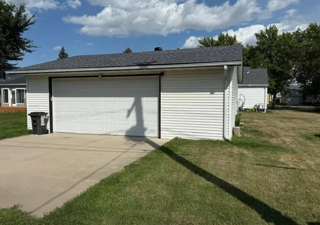 Photo 2 of Sale Pending at 415 10th St N, Breckenridge, MN 56520 | MLS# 7131034 | Listing updated on 2026-09-04